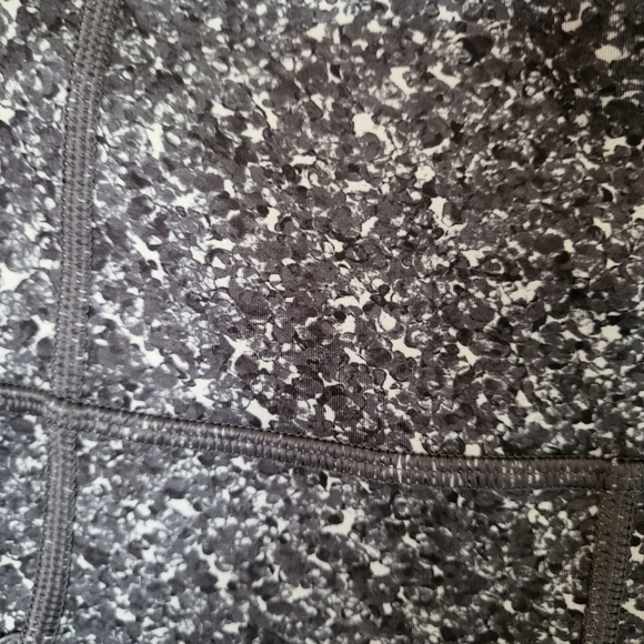 EUC Athleta Salutation Stash Pocket Tight Pebble Beach Legging Gray Small - Picture 8 of 15